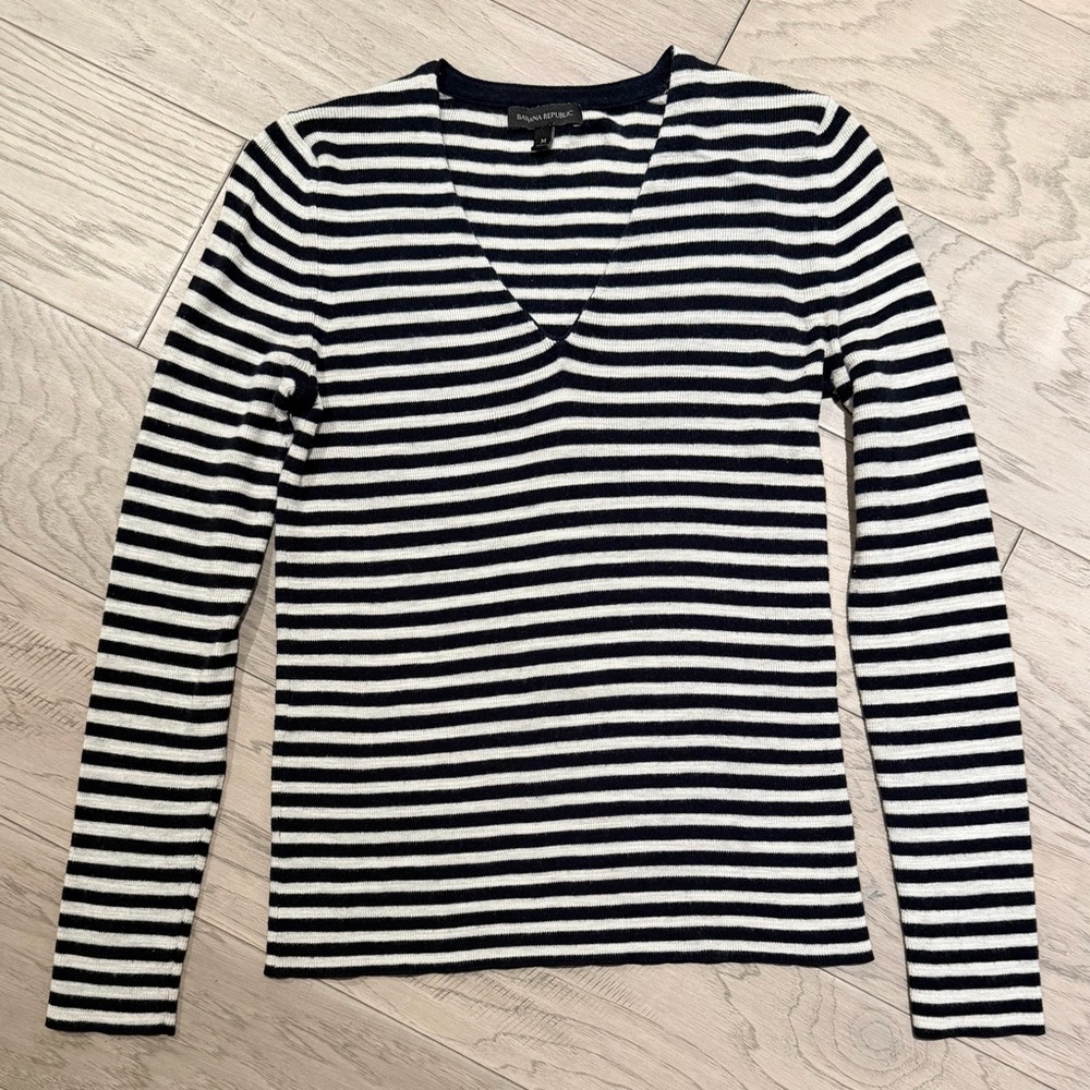 Banana Republic Strawberry Sky Navy & White Striped Long Sleeve Sweater